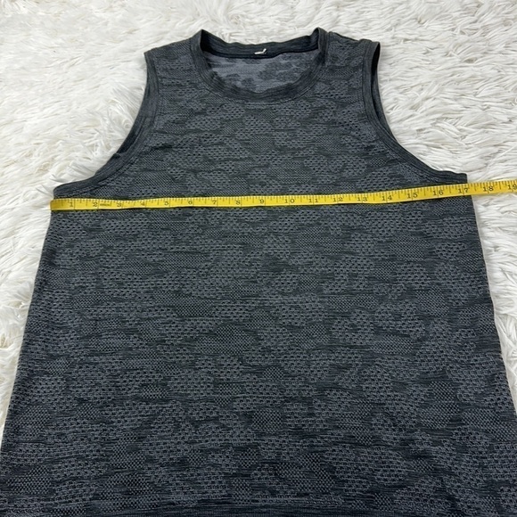 Lululemon Breeze By Muscle Tank Polar Spots Titanium / Black - Picture 3 of 6